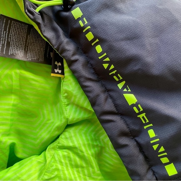 Used once like new! Under Armour puffy hoody jacket - Picture 11 of 11